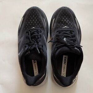 Hoka Black and White Athletic Shoes Clifton 9 Sz 9.5 D